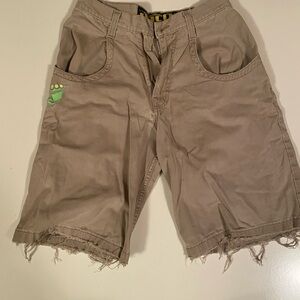 JNCO Stinger 90s Vintage Tan Cargo Shorts with Frayed Hem
